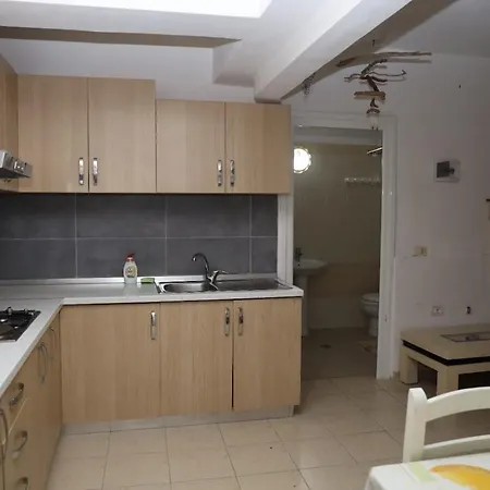 No3 Basement Prime Location Cntr شقة